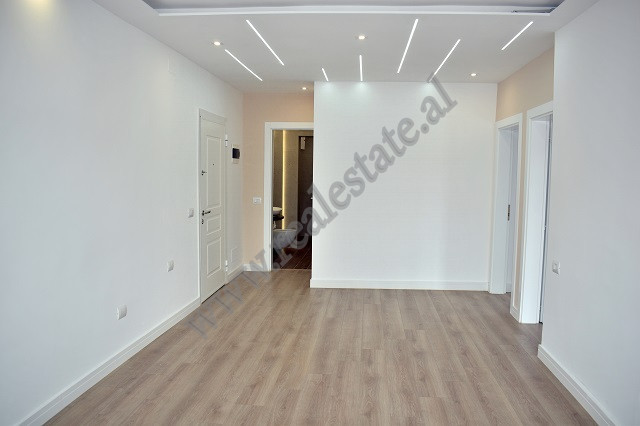 Apartment for sale near Hoxha Tahsim street in Tirana.
It is positoned on the 4th floor of an old r
